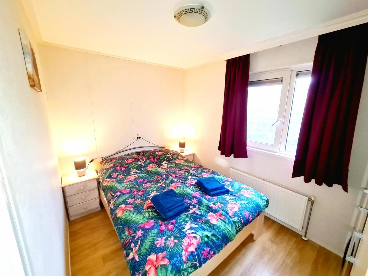 De Corner Van Zeeland Met Jacuzzi Sint Annaland Exterior photo