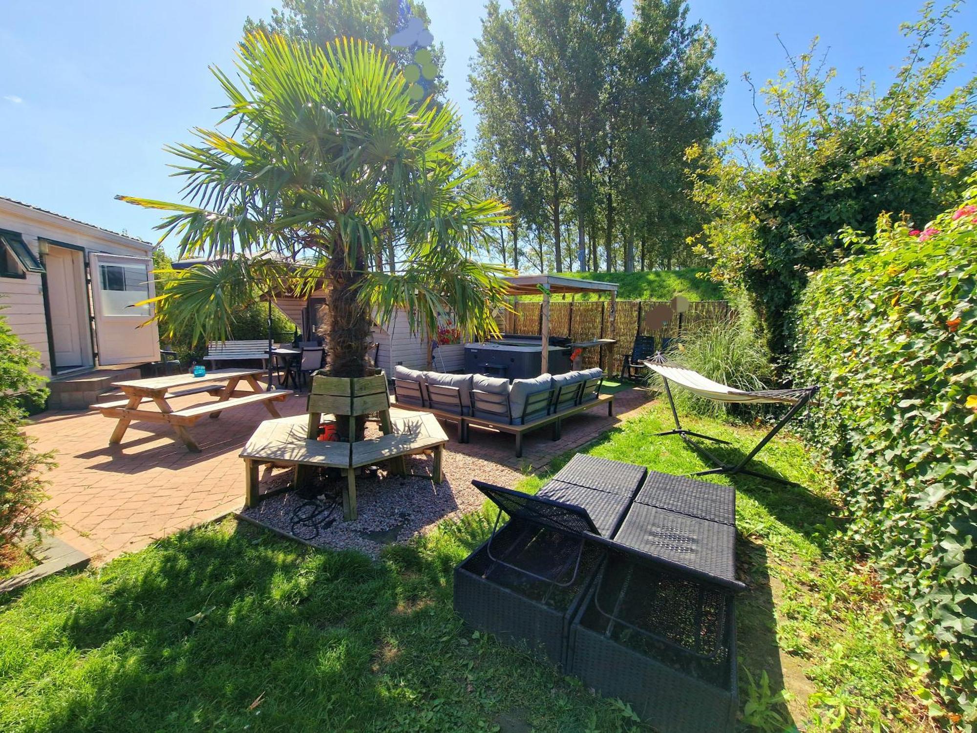 De Corner Van Zeeland Met Jacuzzi Sint Annaland Exterior photo